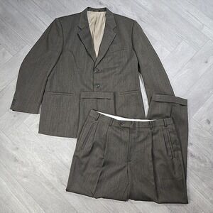 J Ferrar 2 Piece Suit Men's 44R 38X29 Olive Nailhead 3 Button Ventless Blazer